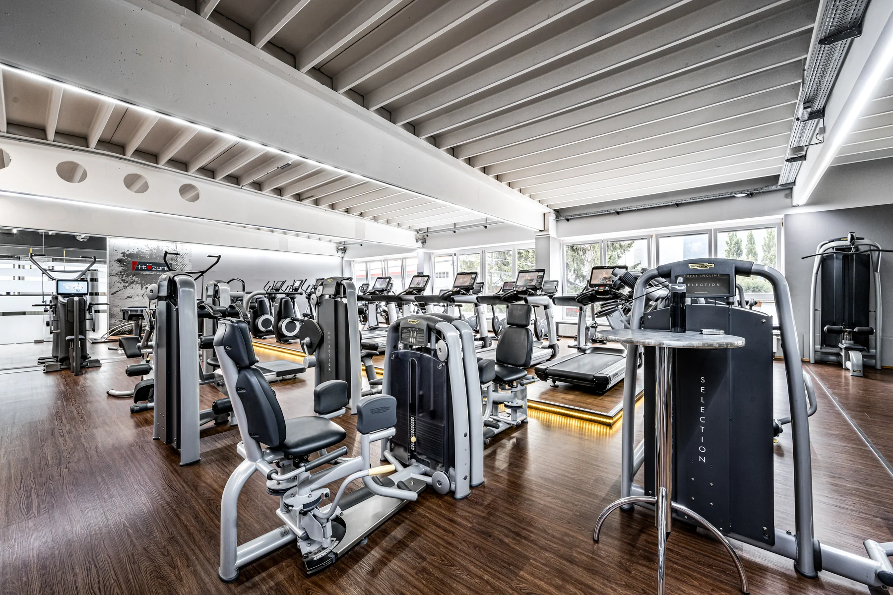 Kraftgeräte im Fit & Sun